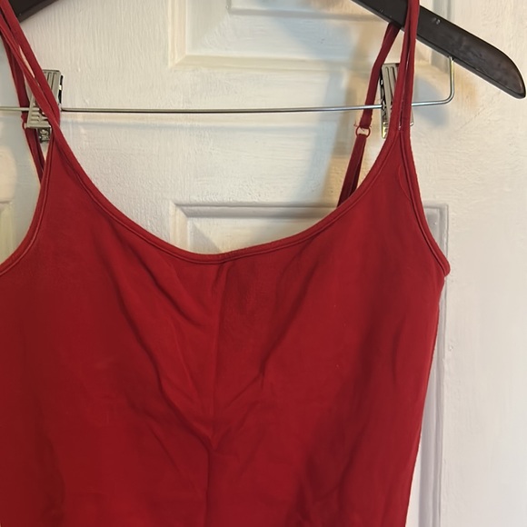 Red tank with fitted bra - Picture 2 of 4
